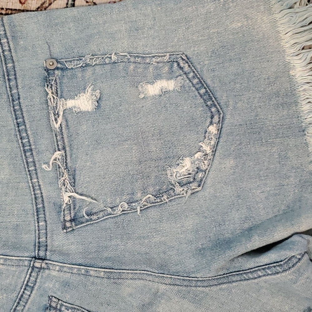 FOREVER 21 DENIM FRAY SHORTS - Picture 5 of 7